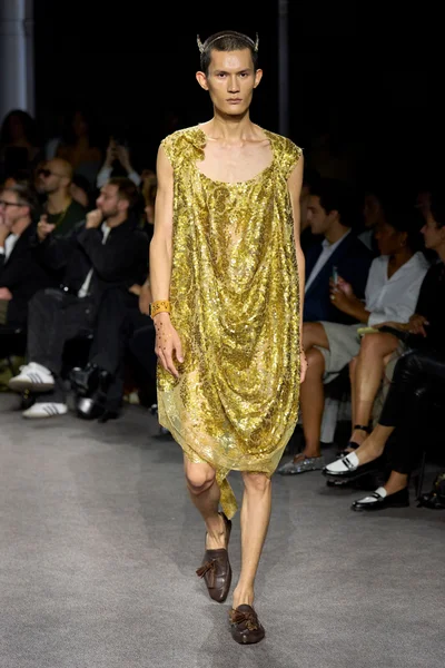 Look 17